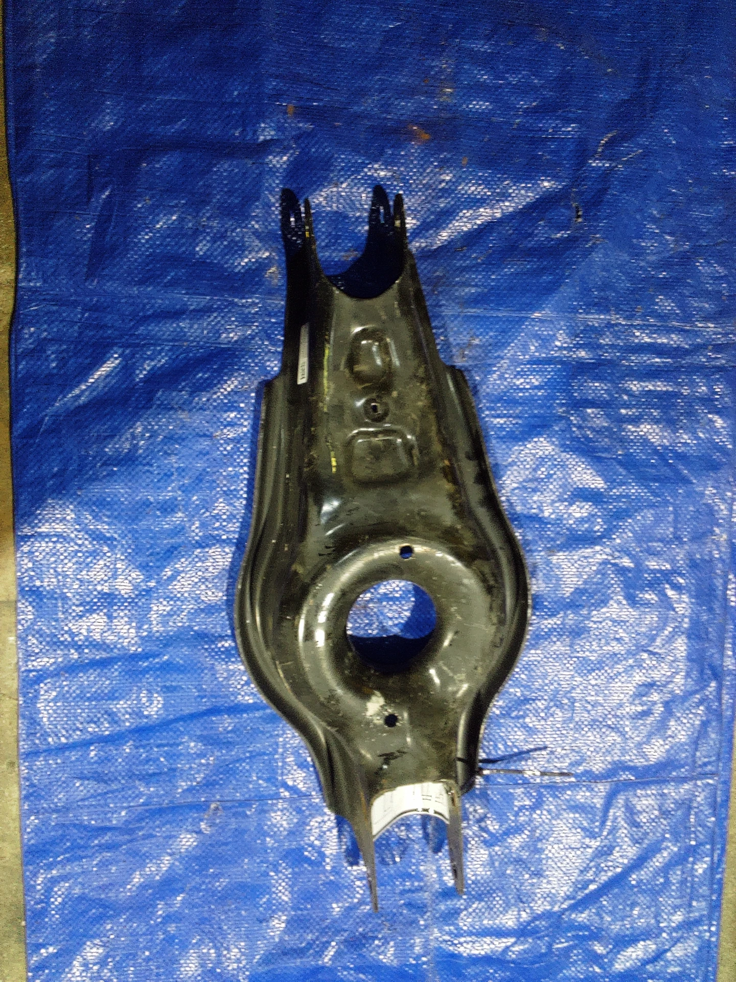 Lh Rear Lower Aft Link Assy · 1