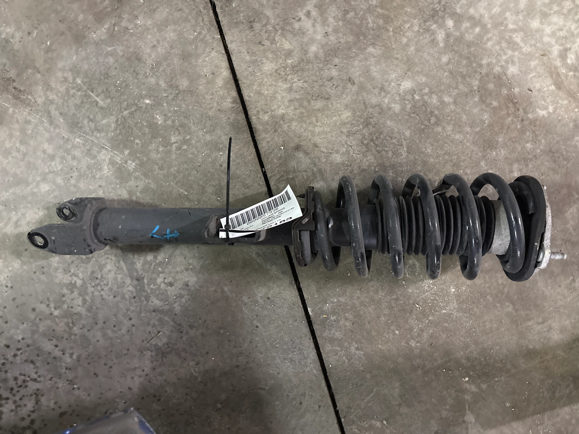 Lh Damper Assy Front Rear Wheel Drive · 1