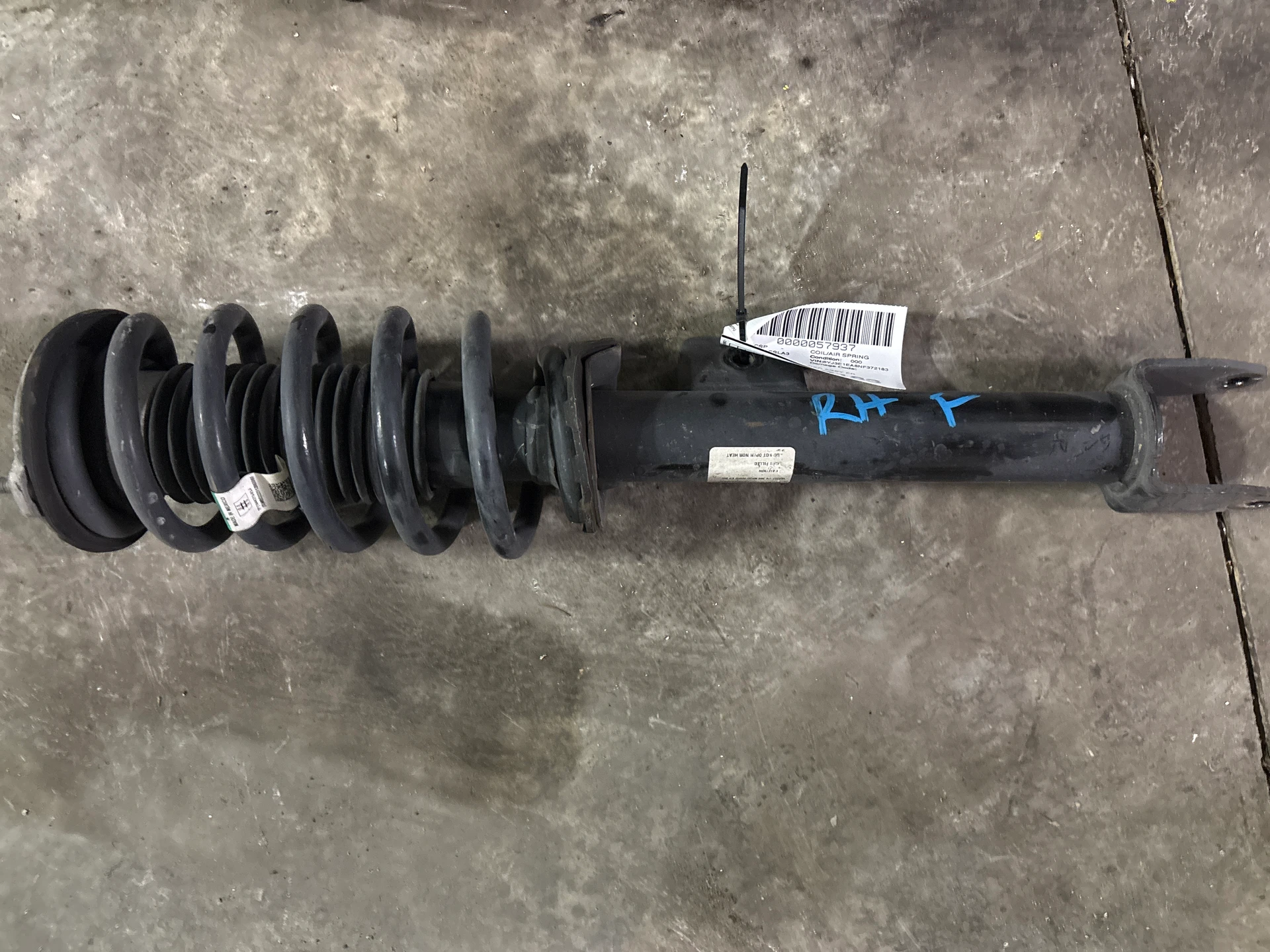 Rh Damper Assy Front Rear Wheel Drive · 1