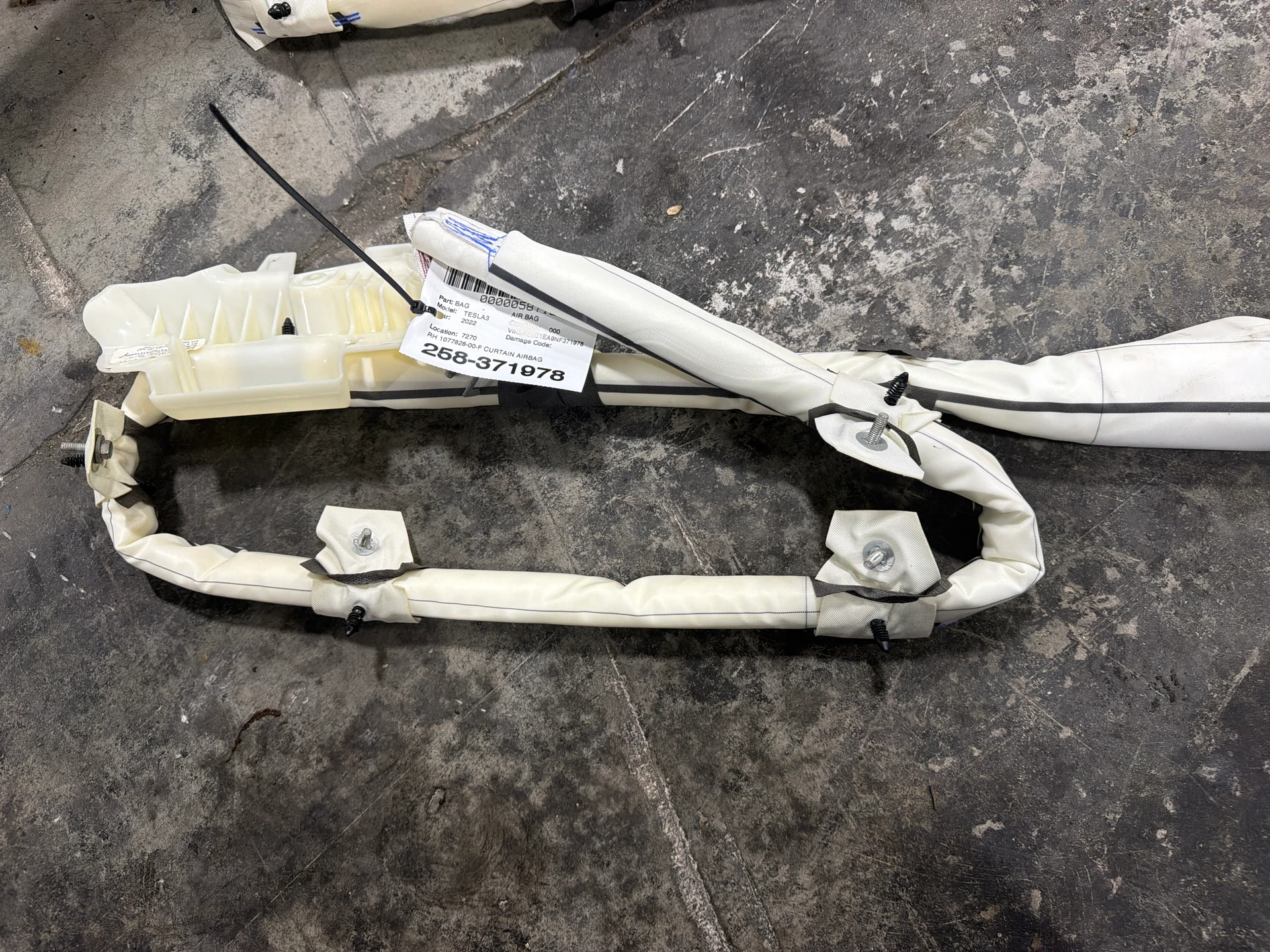 Rh Curtain Airbag · 1