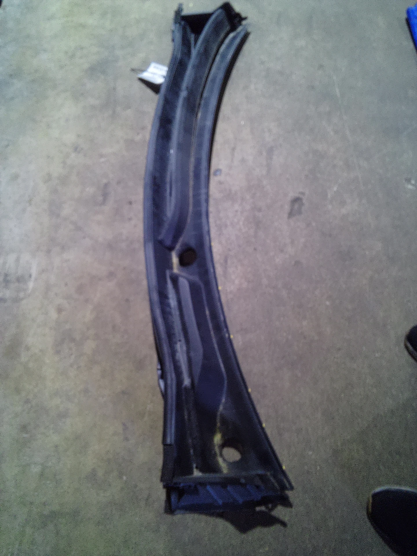 Cowl Grille · 1