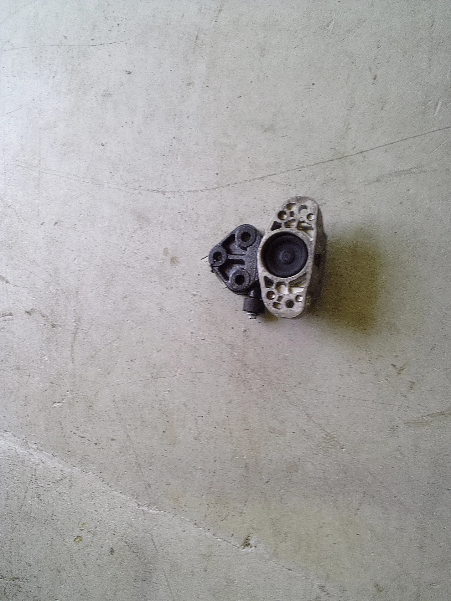 Lh Transmission Side Mount · 1