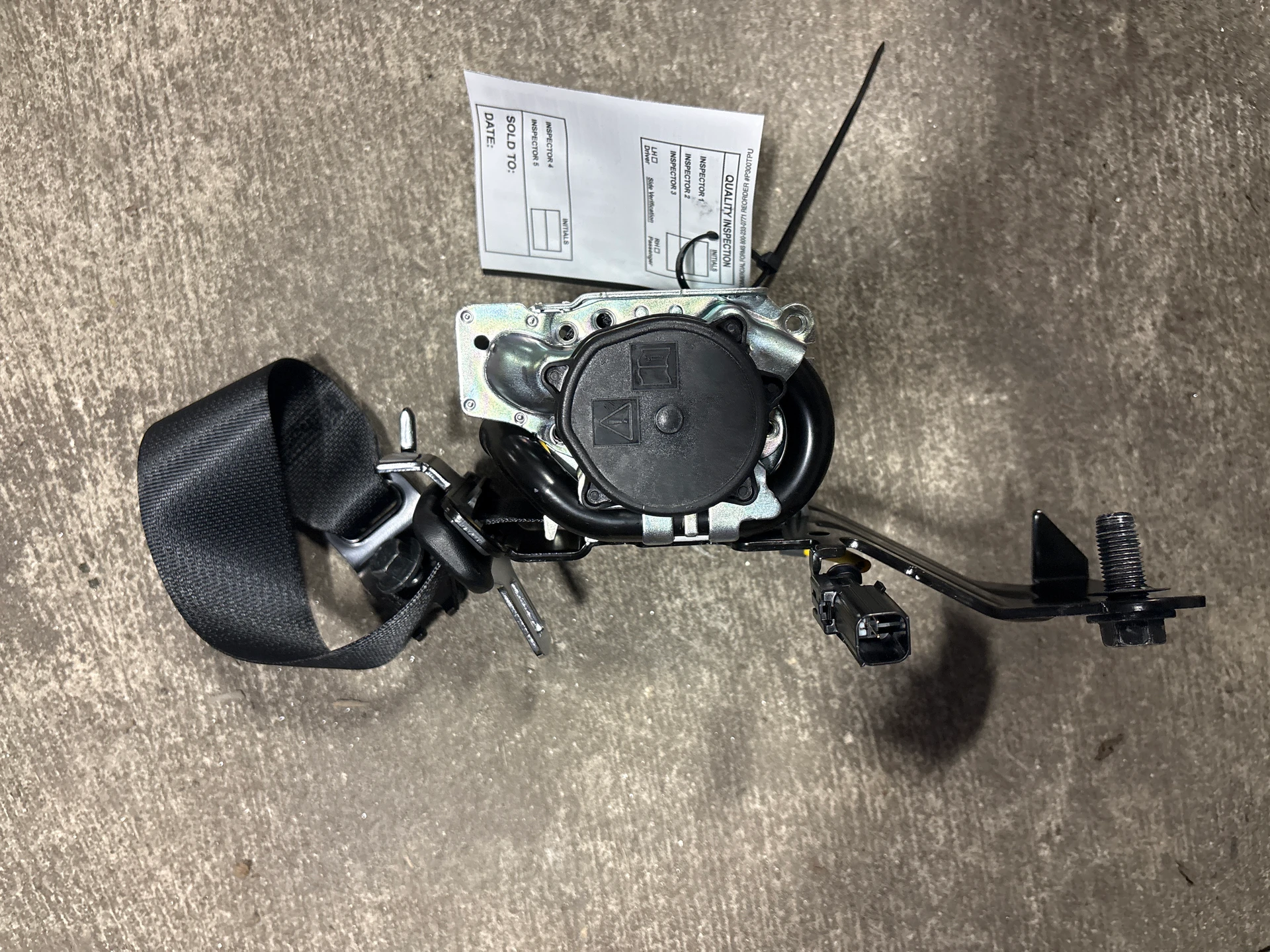 Lh Outer Belt Assy · 1