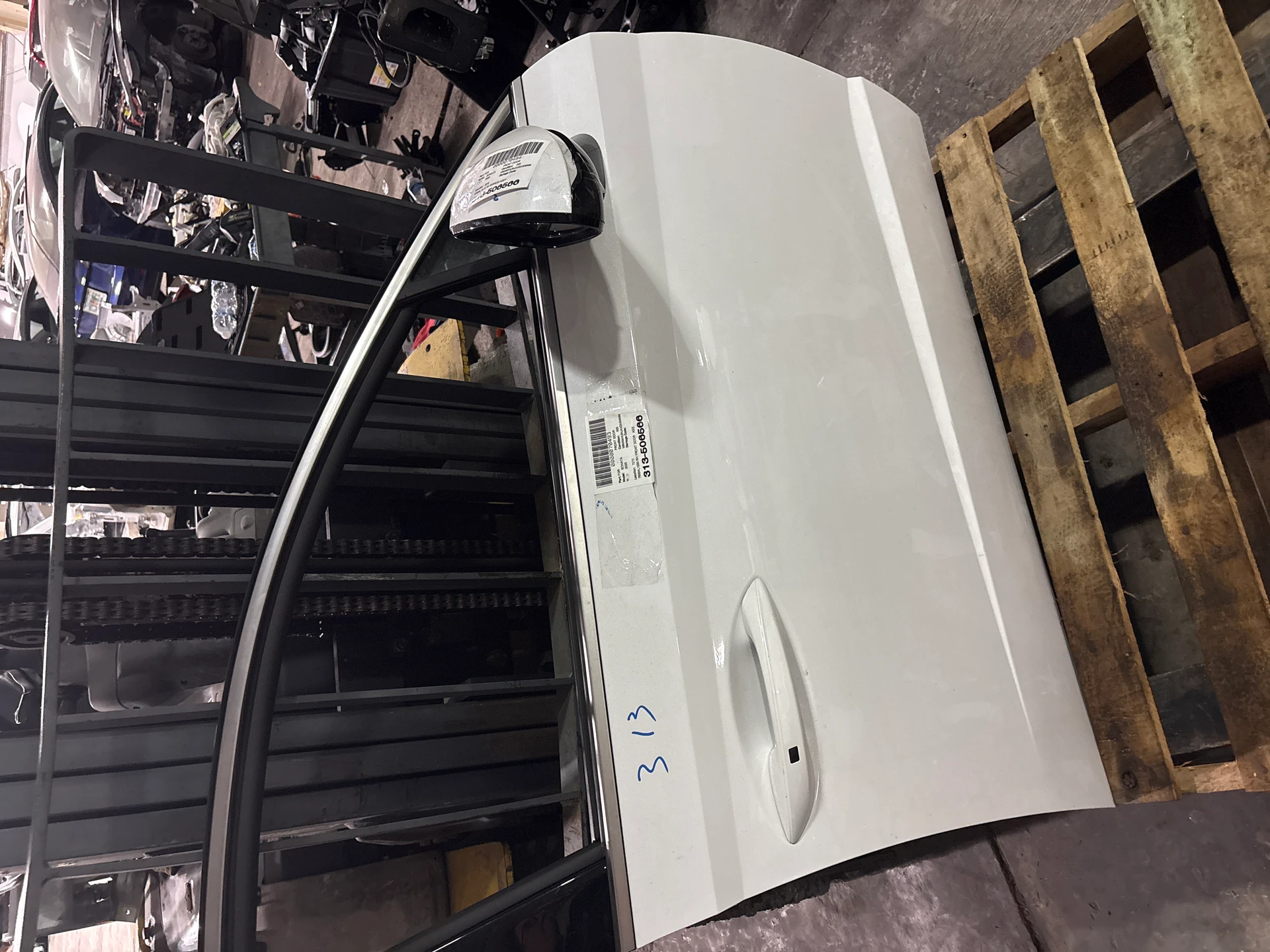 Rh Front Door Assy · 1