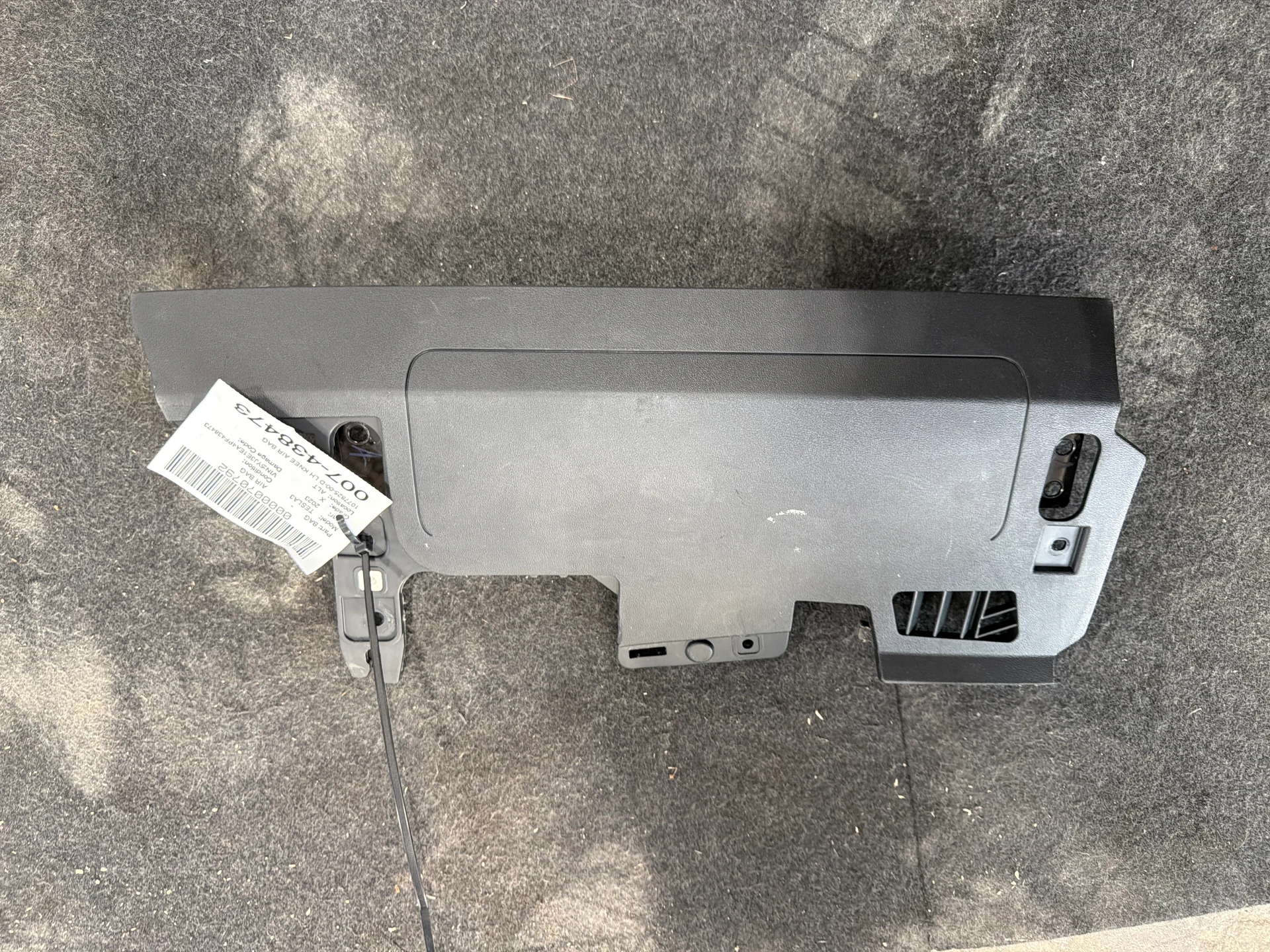 Lh Knee Air Bag · 1