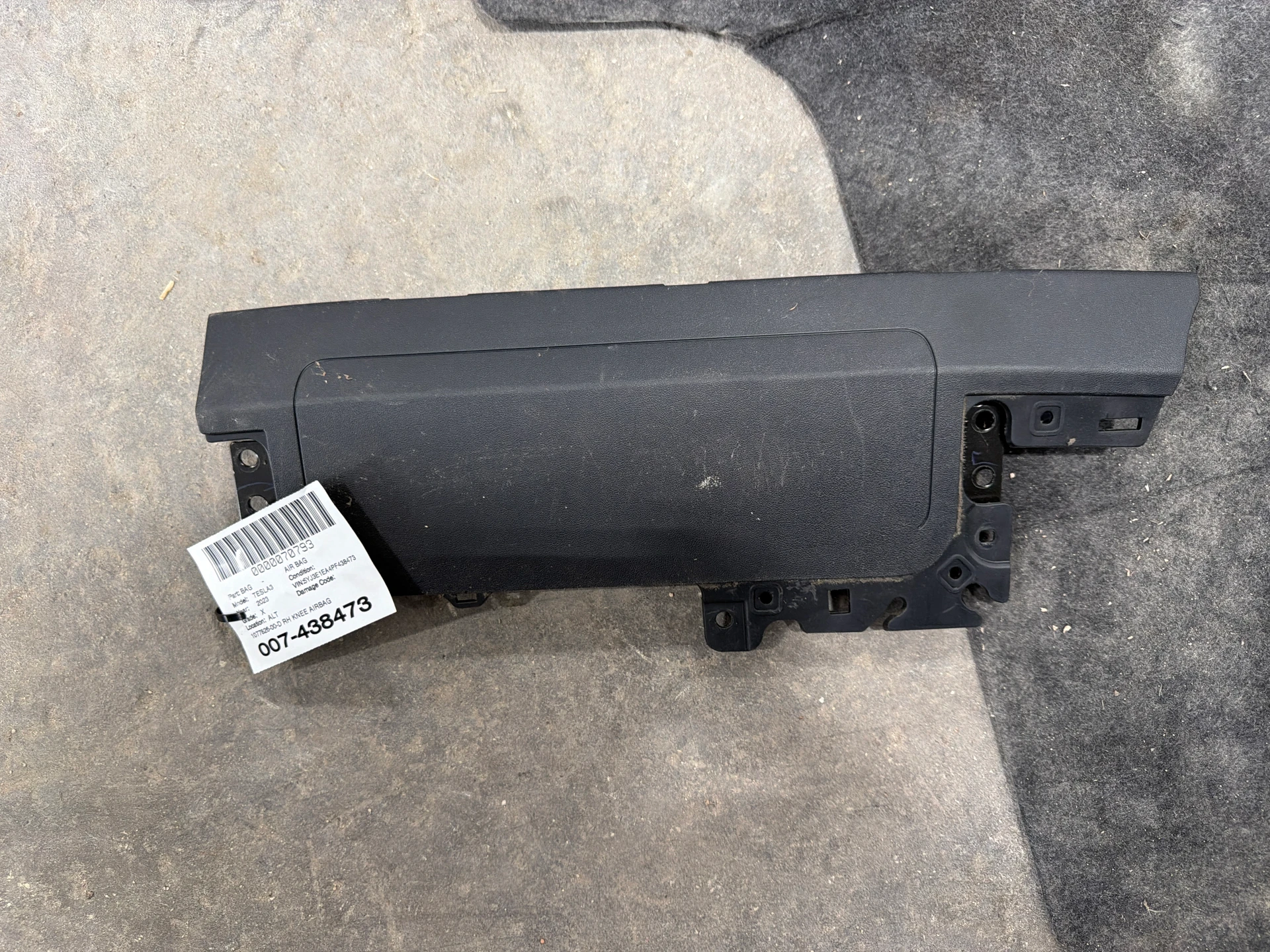 Rh Knee Airbag · 1