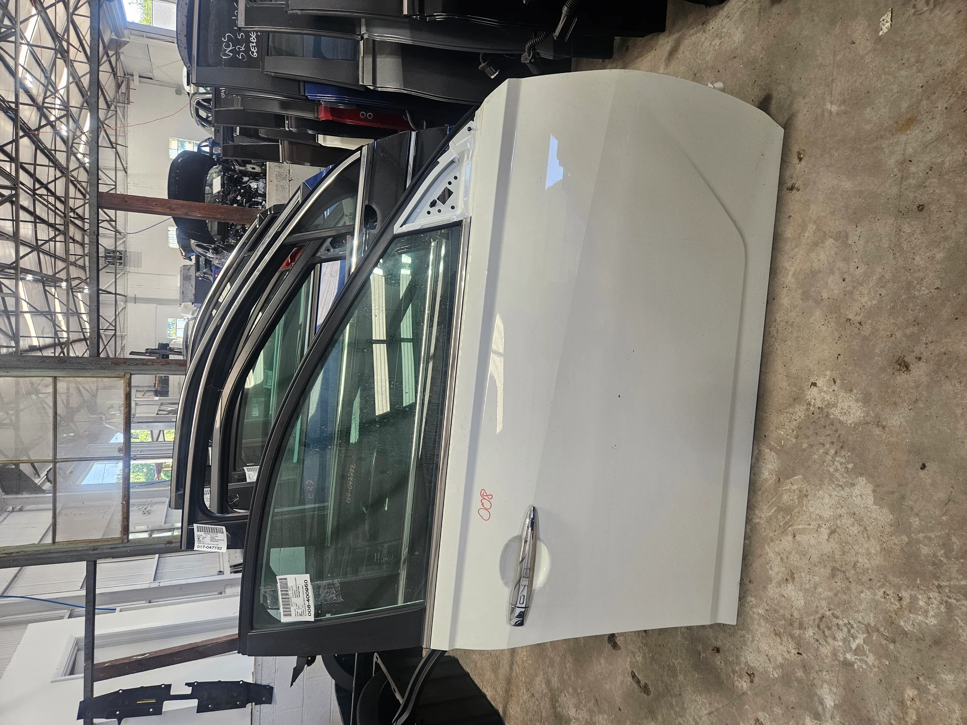 Rh Front Door Assy · 1