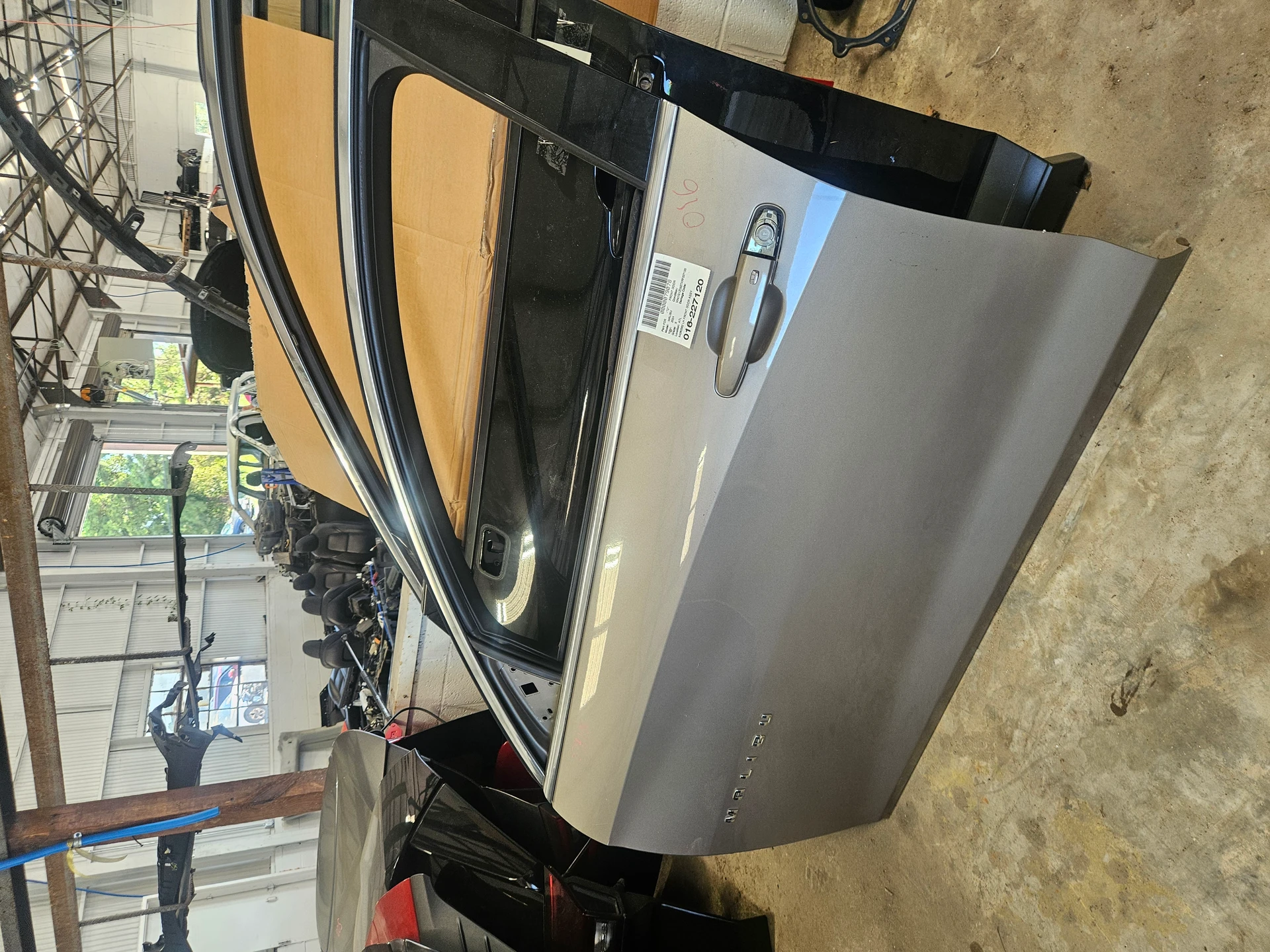 Lh Front Door Assy · 1