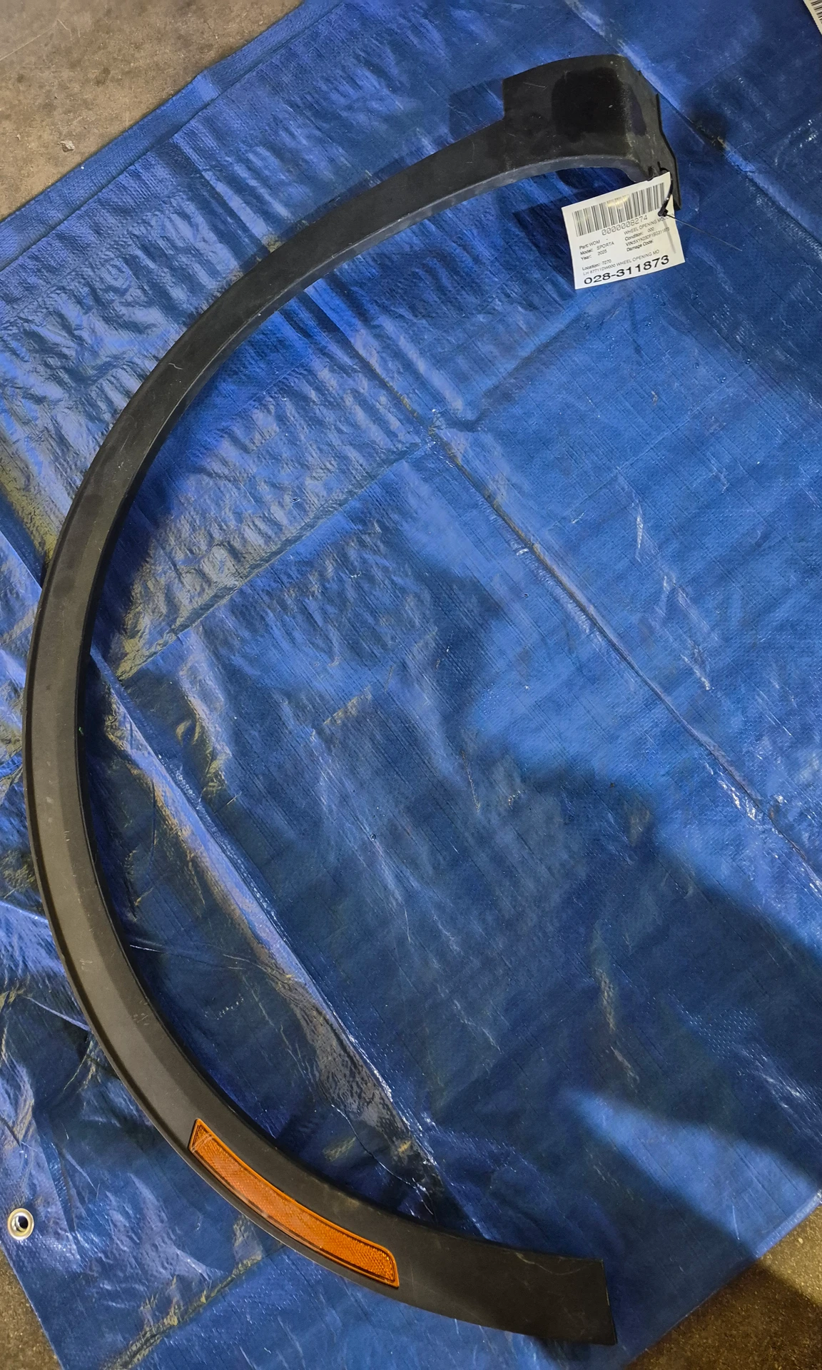 Lh Wheel Opening Moulding · 1