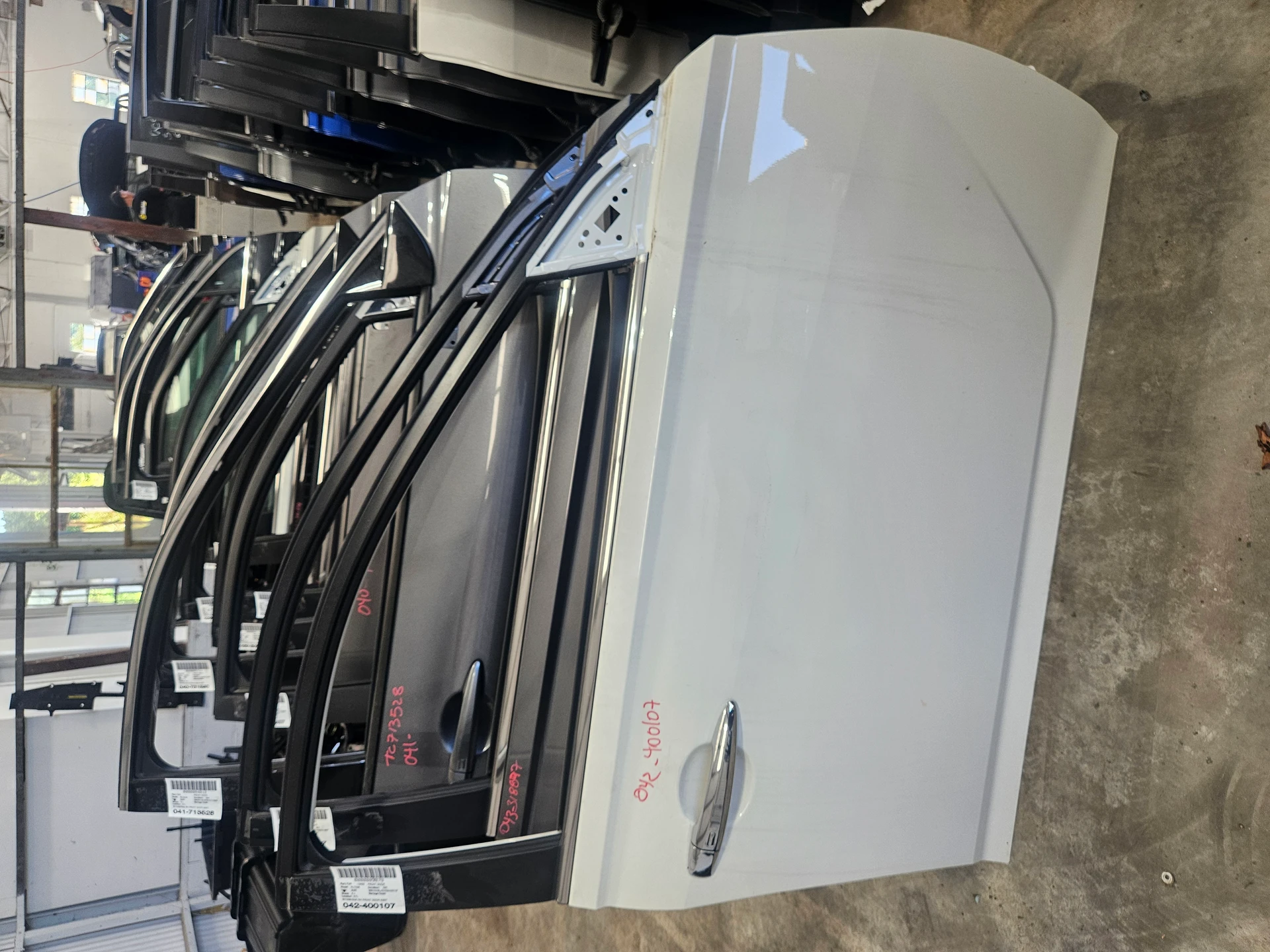 Rh Front Door Assy · 1