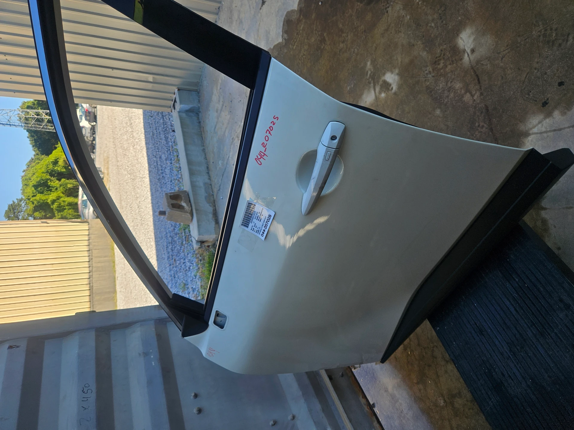 Lh Front Door Assy · 1