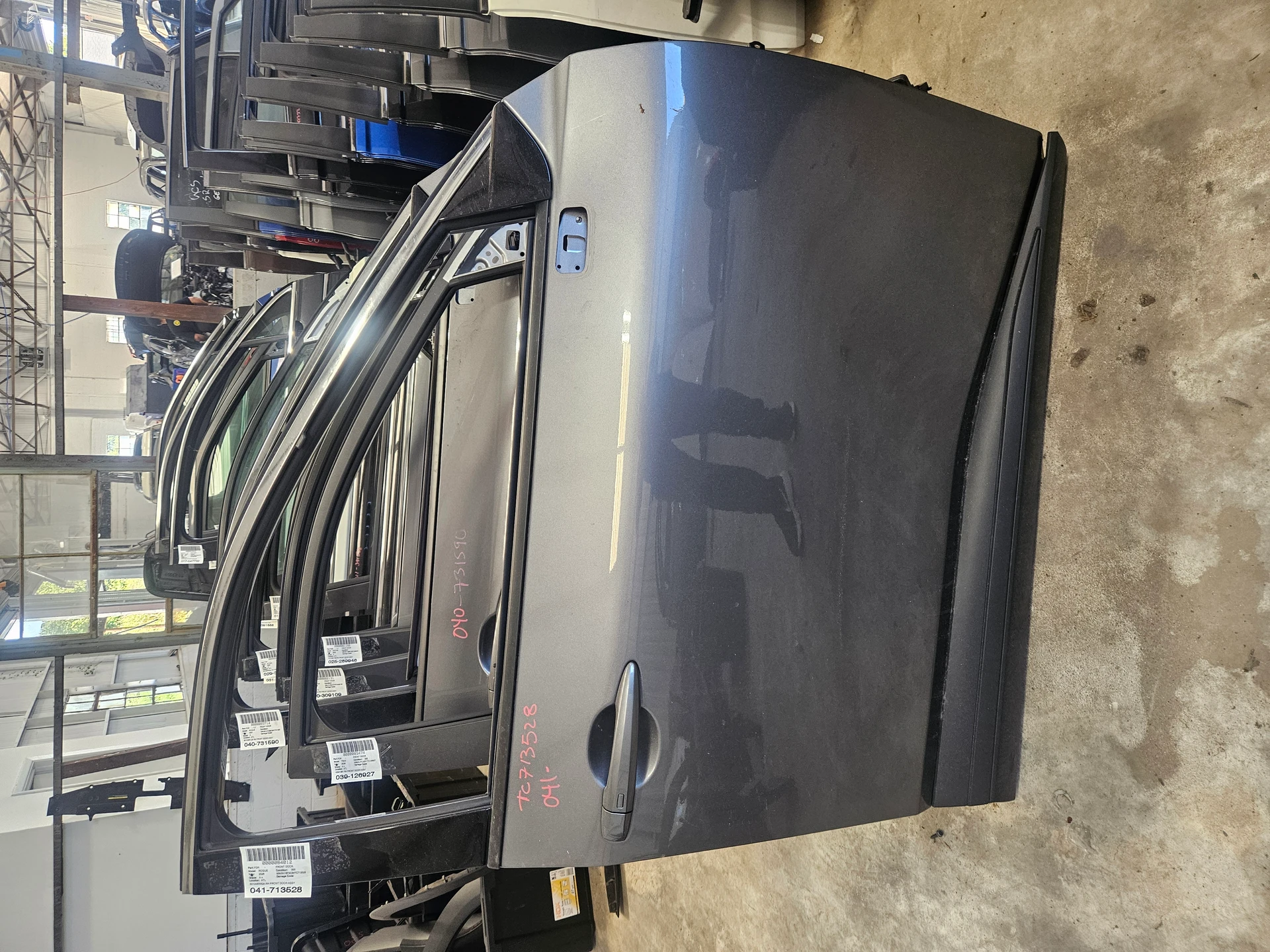 Rh Front Door Assy · 1