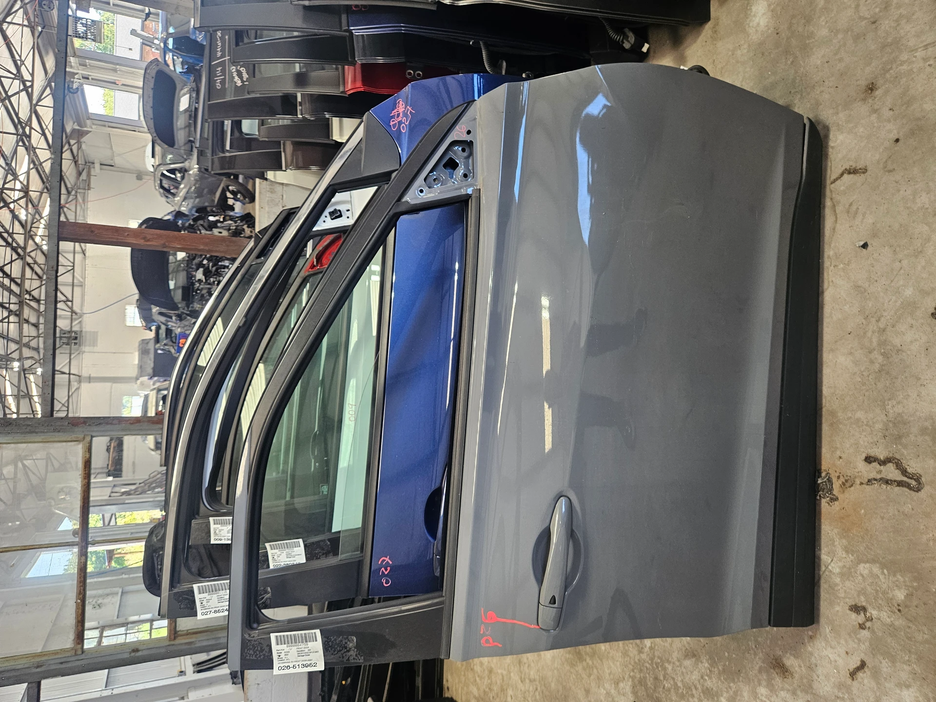 Rh Front Door Assy · 1