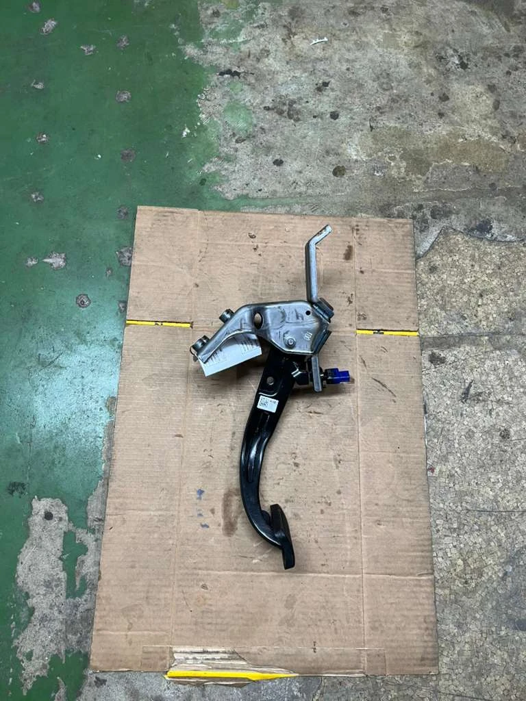 Pedal Assy-brake · 1